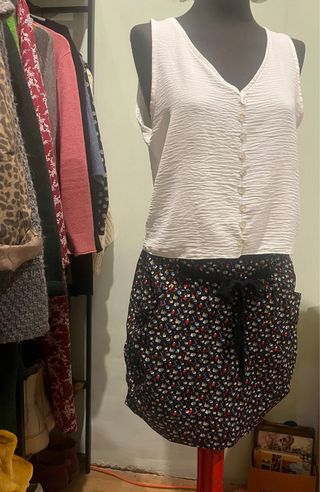 Falda corta sexy y elegante