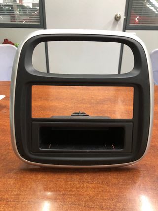 Marco radio y botones aire Renault Trafic año 2020