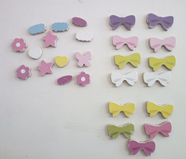 Vesti le bamboline incluse con vestiti e accessori