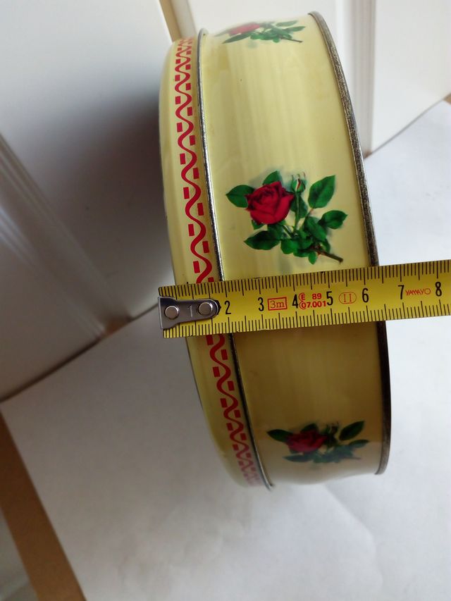 CAJA VACÍA ANTIGUA-CADBURY