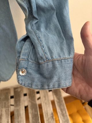 Camisa vaquera con pedreria