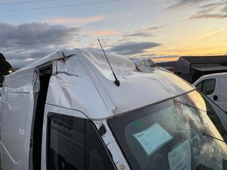 Iveco eDaily L3H3 2.3 GOLPE FUERTE EN TECHO