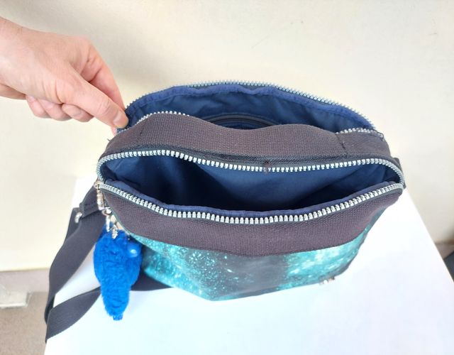 Borsa Kipling a tracolla