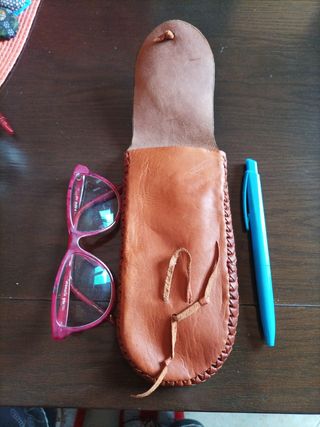 Estuche cuero auténtico hecho a mano 