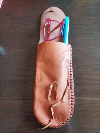 Estuche cuero auténtico hecho a mano 