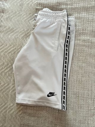 Bermudas Nike