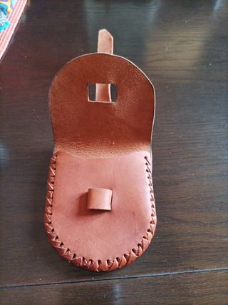Monedero de cuero hecho a mano 