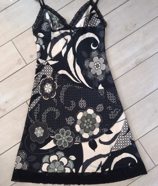 Abito elegante nero grigio e panna tipo sottoveste