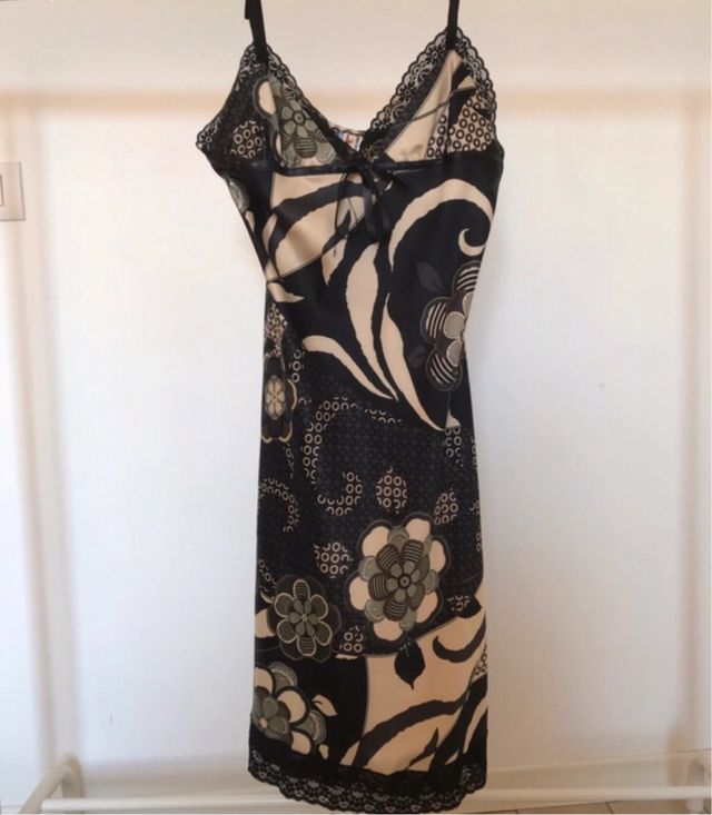 Abito elegante nero grigio e panna tipo sottoveste