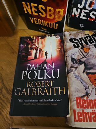 Set di 9 libri in finlandese - Libros en finés