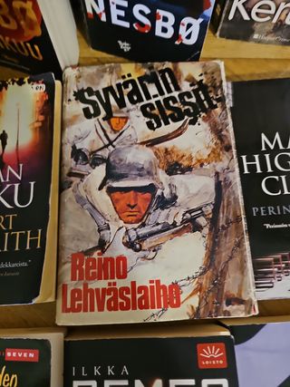 Set di 9 libri in finlandese - Libros en finés