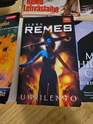 Set di 9 libri in finlandese - Libros en finés