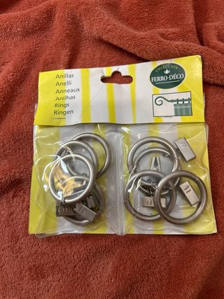 Anillas para cortinas o visillos con pinzas.