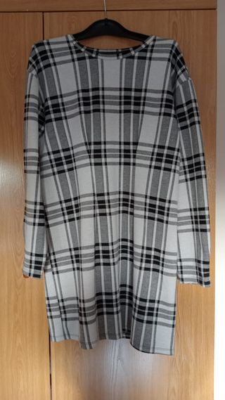 Vestido cuadros Bershka