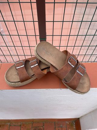Sandalias con plataforma de esparto