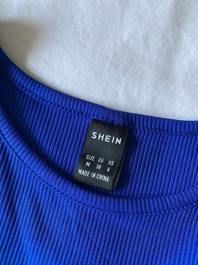 Top con cuerda ajustable delante