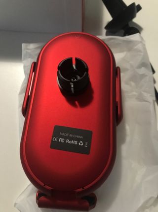 Supporto per cellulare in auto con caricatore USB