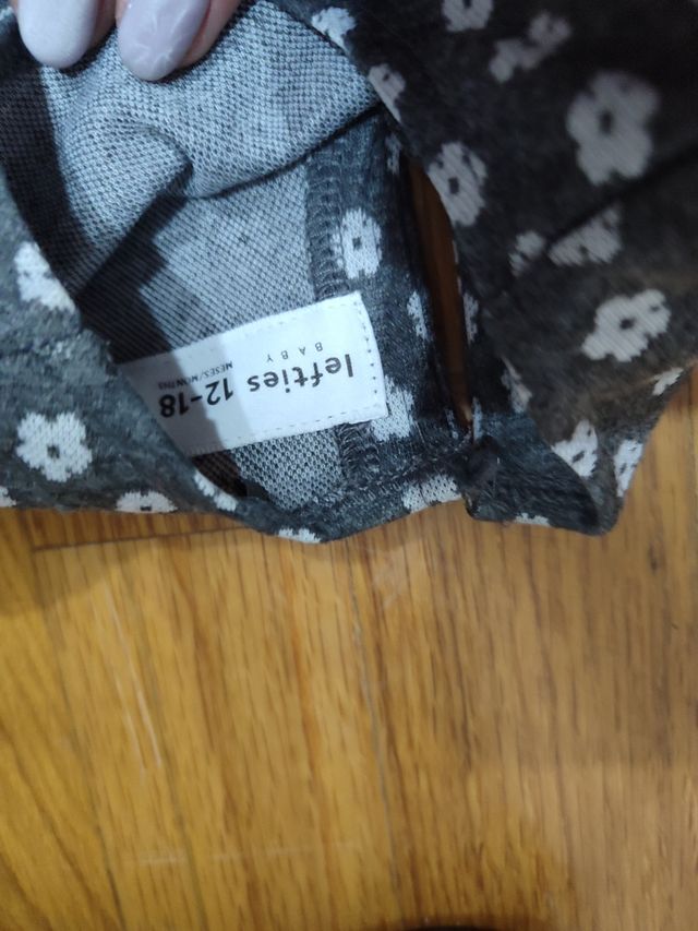 Lote 2 vestidos 12-18 m