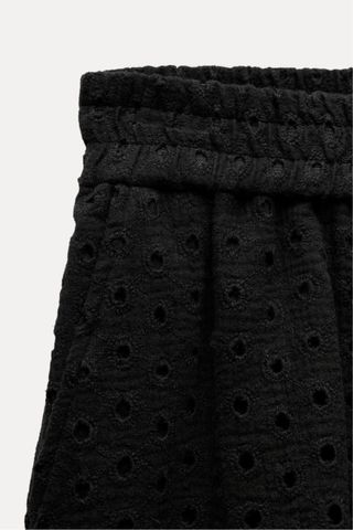 BERMUDA BORDADOS ZARA 