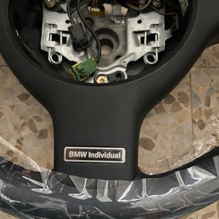 Volante y embellecedores BMW Individual