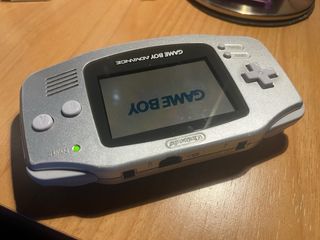 Game Boy Advance Edición plata
