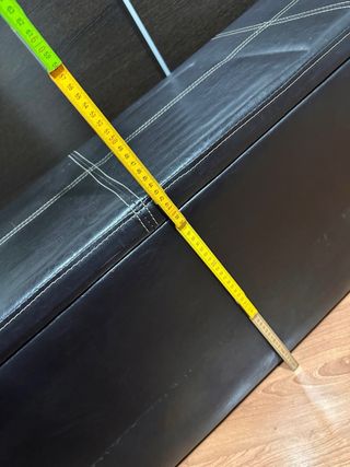 Banco de almacenaje con asiento de madera con rued