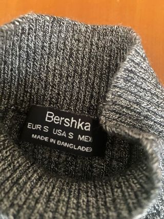 Jersey Bershka gris. Talla S