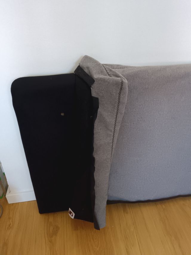 Cabezal acolchado con funda gris