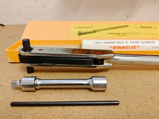 Llave dinamométrica Dinaclic 14CH + llaves de vaso