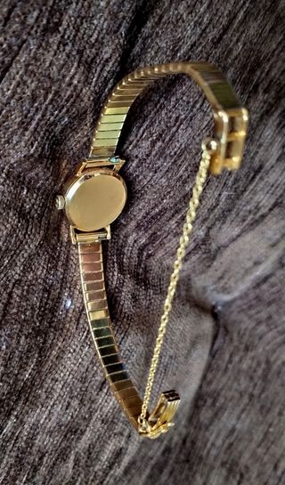 Reloj Omega (años 70) de oro para mujer.