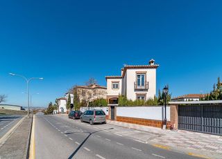 Chalet en venta en Zubia (La)