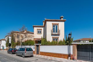 Chalet en venta en Zubia (La)