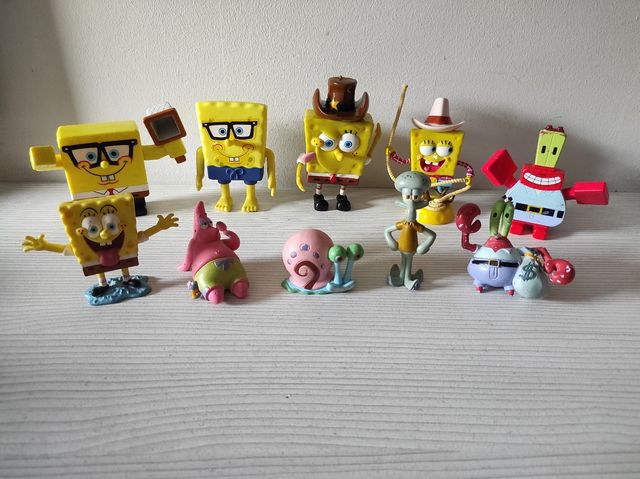 Figuras y cartas de colección de Bob Esponja