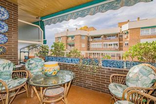 Piso en venta en Cervantes en Granada