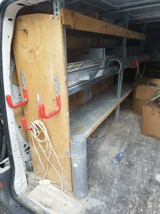 Armario estantería para furgoneta