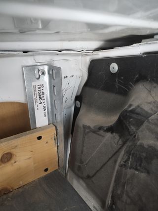 Armario estantería para furgoneta