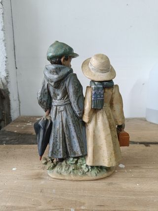 LLADRO "AWAY TO SCHOOL"