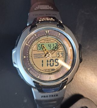Reloj CASIO PRO TREK