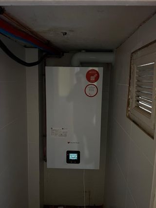 INSTALADOR AUTORIZADO DE AIRES ACONDICIONADOS 