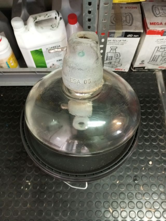 Aislador eléctrico ferroviario de cristal