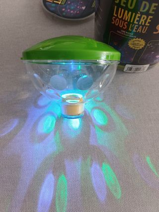 Luz piscina y spa flotante