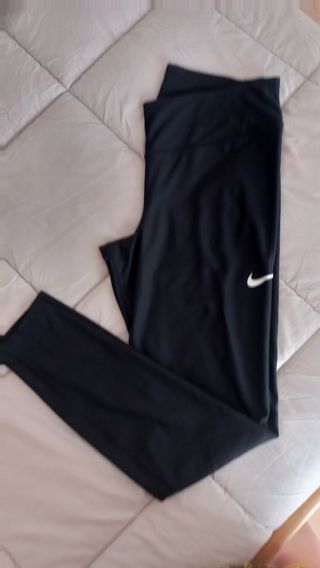 Mallas Nike T-L. Nuevas. 