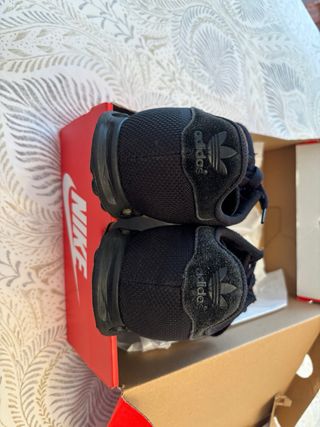 Zapatillas negras Adidas