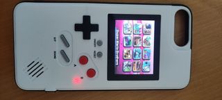 Funda protectora mobil con videojuegos