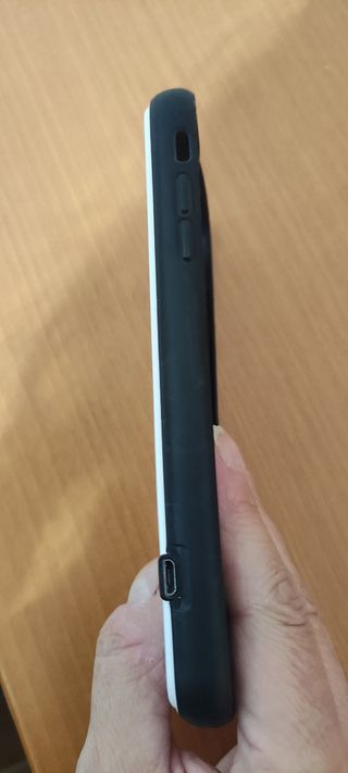 Funda protectora mobil con videojuegos