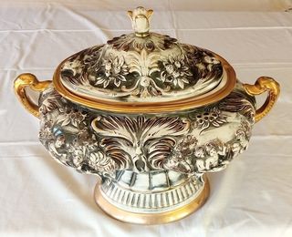 SOPERA DE PORCELANA PORTUGUESA. VINTAGE.