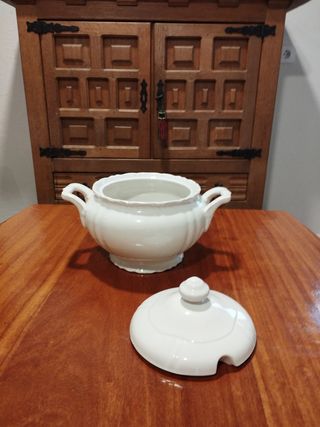 Antigüedades: sopera años 60.