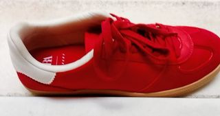 Zapatillas rojas Zara n. 38