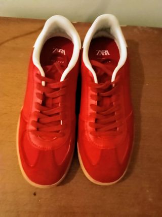 Zapatillas rojas Zara n. 38