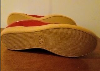 Zapatillas rojas Zara n. 38